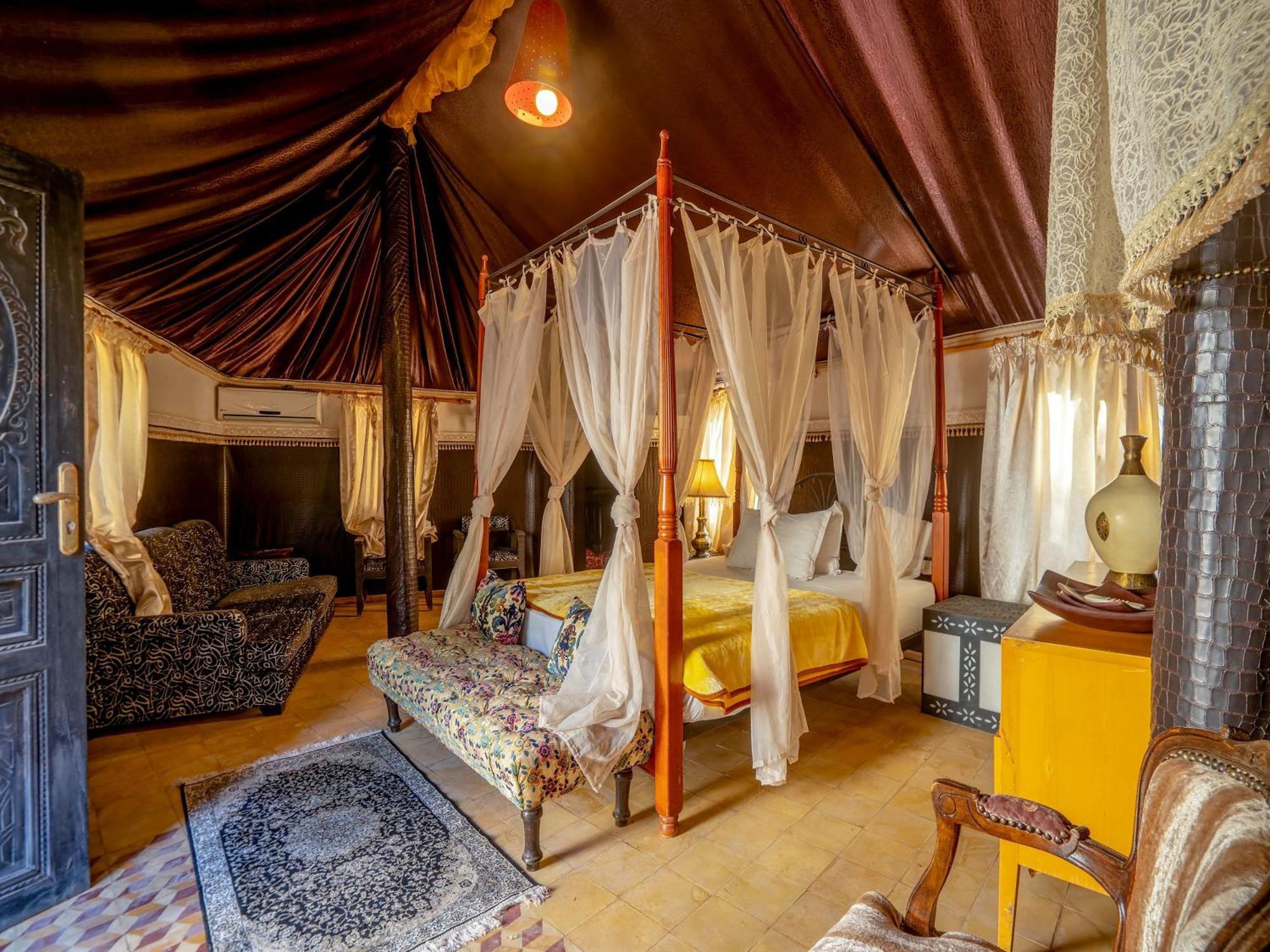 Riad Cle De Sol El Jem'a Ghemat Exteriör bild